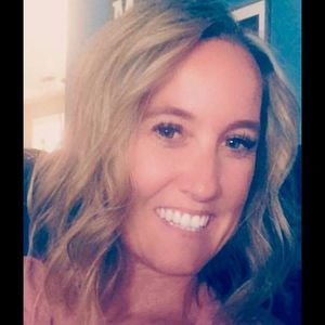 Meet your Posher, Lorie